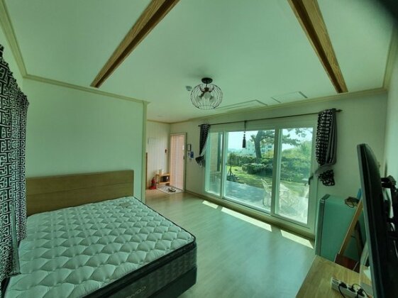Wind Jeju Cafe & Pension - Photo5