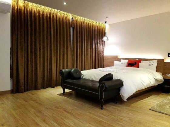 Decalle Hotel - Photo2