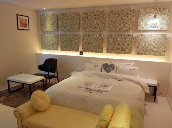 Decalle Hotel - Photo4
