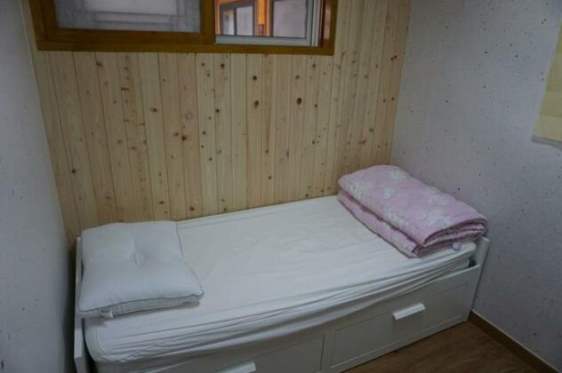 Gowoondang Hanok Guesthouse - Photo3