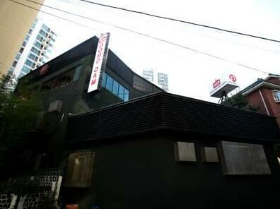Grim Hotel In Dongdaemoon - Photo2