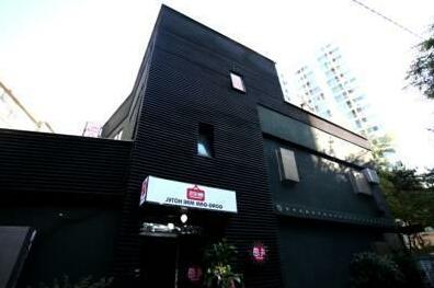 Grim Hotel In Dongdaemoon - Photo3