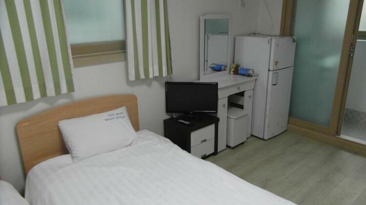 Hongdae Family Housetel 2 - Photo3
