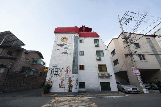 Hongdae Lazy Fox Hostel in Seoul