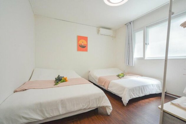 Jerryblossom Guesthouse - Photo3