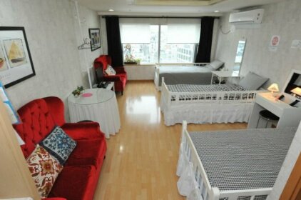Miss Hongdae Guest House Female Only