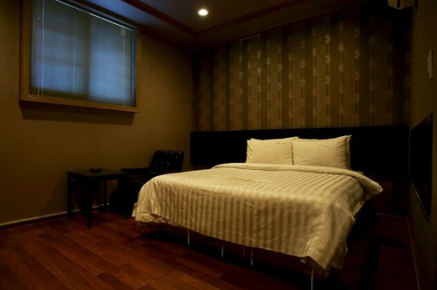 Nonhyeon Cozy Hotel - Photo2