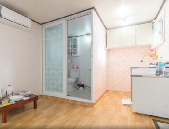 Ryan House - Photo3