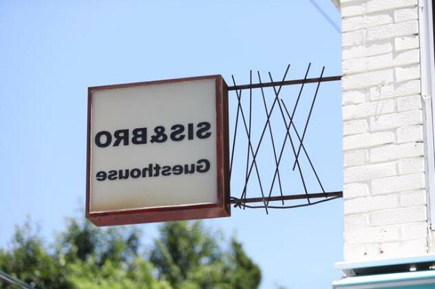 Sis N Bro Guesthouse - Photo2