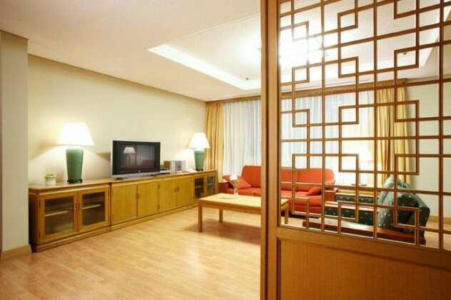 The Grand Suite Serviced Residence - Photo4