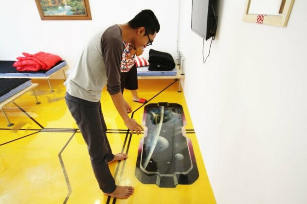 Time Travelers Party Hostel In Hongdae - Photo2