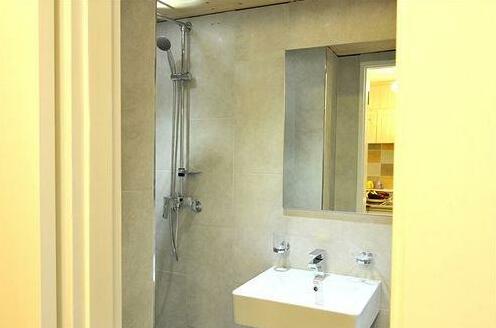 Travelers Planet Studio Type Hostel - Photo3