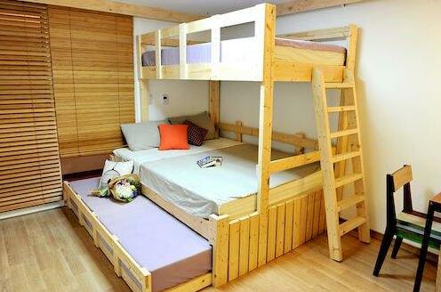 Travelers Planet Studio Type Hostel - Photo5