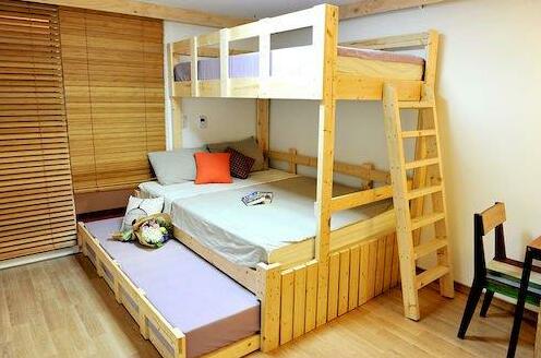 Travelers Planet Studio Type Hostel - Photo5