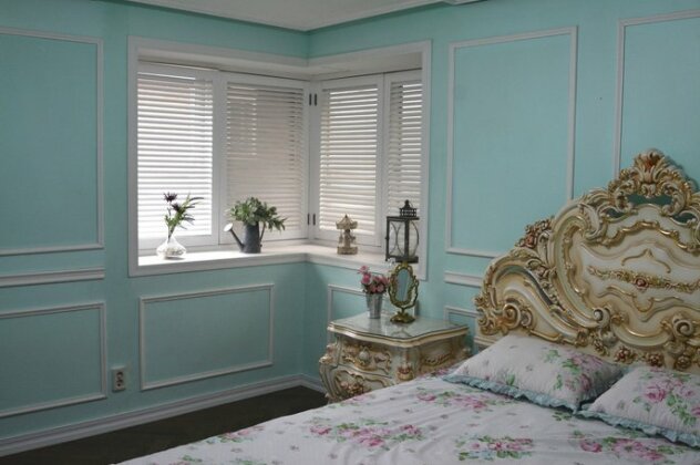 Victorian Studio - Photo2