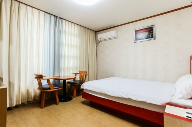 Lighthouse Beach Motel - Photo3