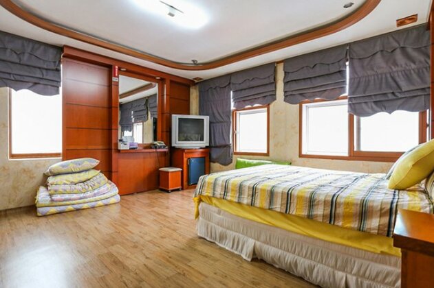 Marine Guesthouse - Photo4