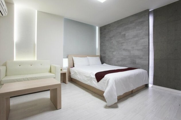 Picasso Motel Sokcho - Photo2