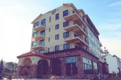 Mali Hotel & Resort