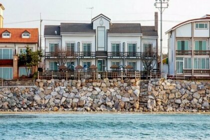 Taean Beach & Castle Pension