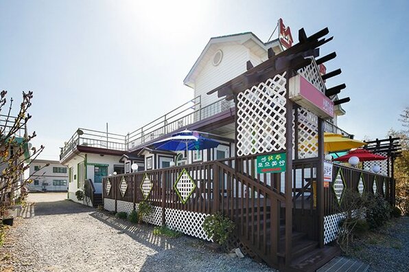 Taean Flower Fragrance Pension - Photo5