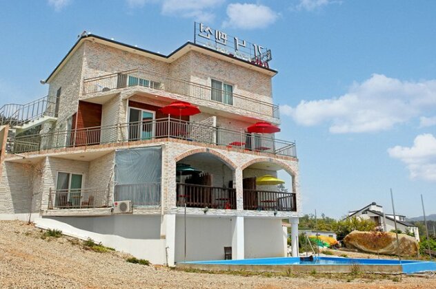 Taean Gana Pension - Photo3