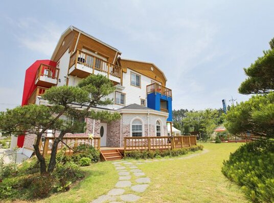 Taean Rainbow Iris Pension - Photo2