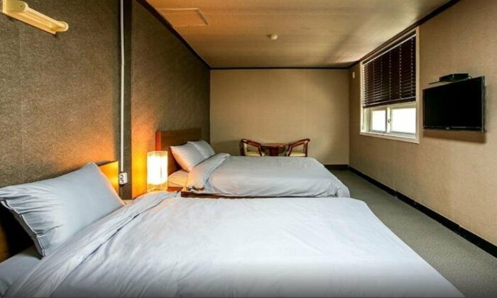 7 Motel - Photo2