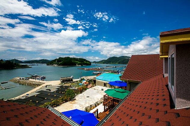 Tongyang Dakseom Romance Pension