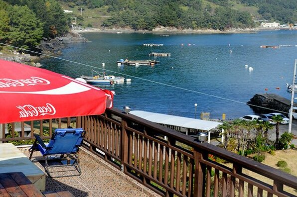 Tongyeong Sea and the Poet Pension - Photo5