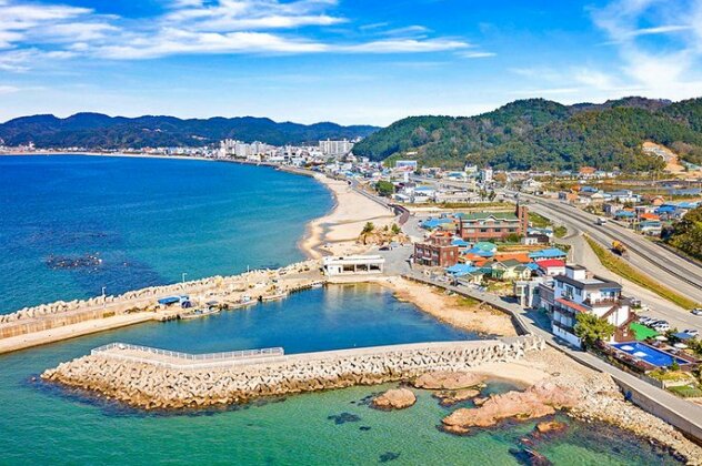 Uljin Sea and MoMalet Pension - Photo5