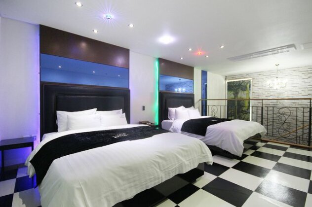 Healing Drive-in Hotel - Photo4