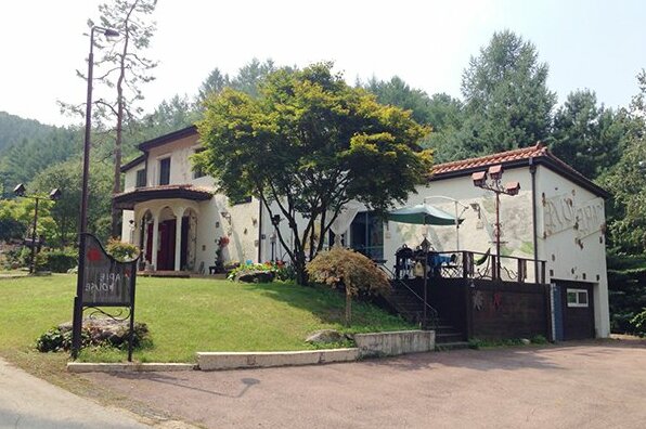 Maypole House - Photo3