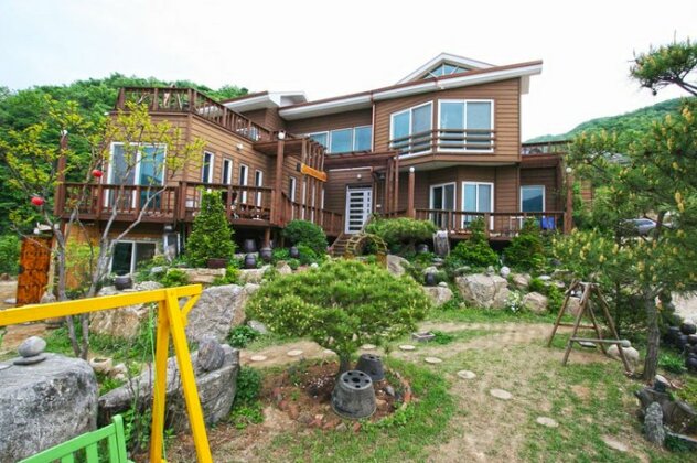 YangPyeong Mountain Love Pension - Photo4