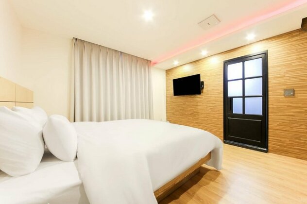 Hotel Yeogieoutae Yangsan - Photo5