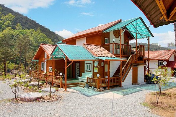 Yeongdeok Ford Path Pension - Photo4