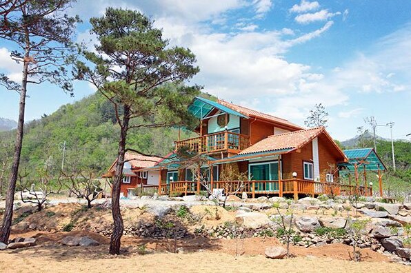 Yeongdeok Ford Path Pension - Photo5