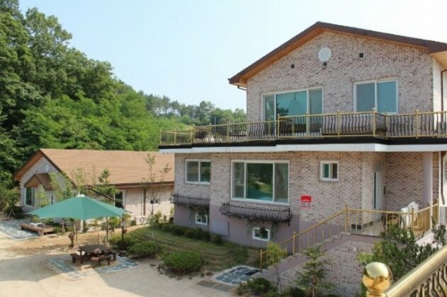 Yeongdong Sarangi Meomuneunjip - Photo2