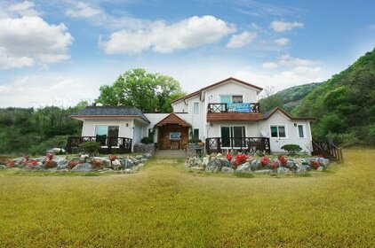 Yeongwol Hanbando River Pension