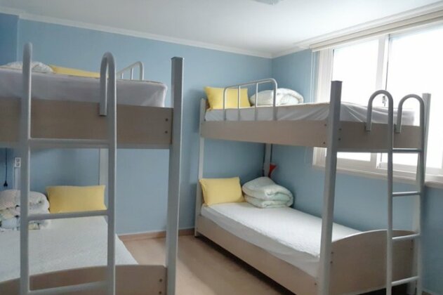 Beluga Guest House - Hostel - Photo2