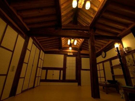 Slow City Kyochon Hanok Guesthouse - Photo4