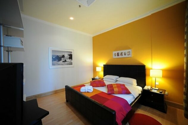 Corniche Suites Hotel - Photo2