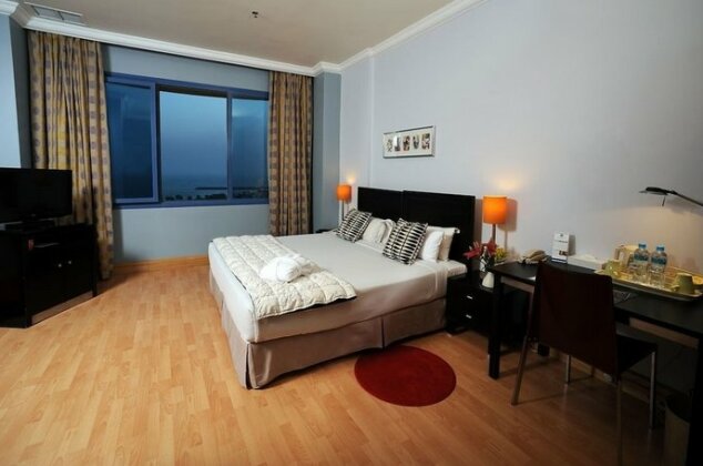 Corniche Suites Hotel - Photo4