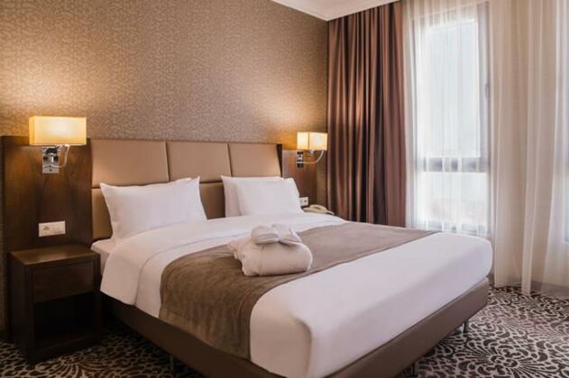 Holiday Inn Aktau - Photo2