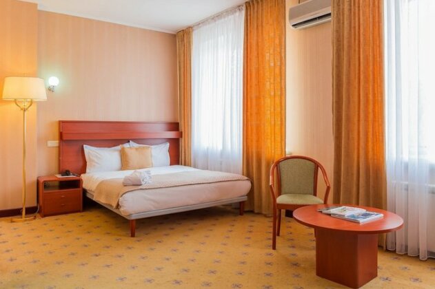 City Hotel Tien Shan - Photo2