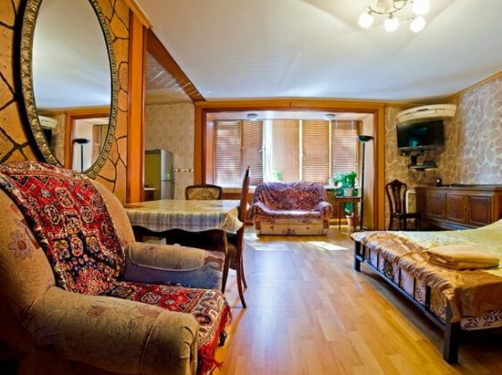 Lessor 102 Apartments - Photo4