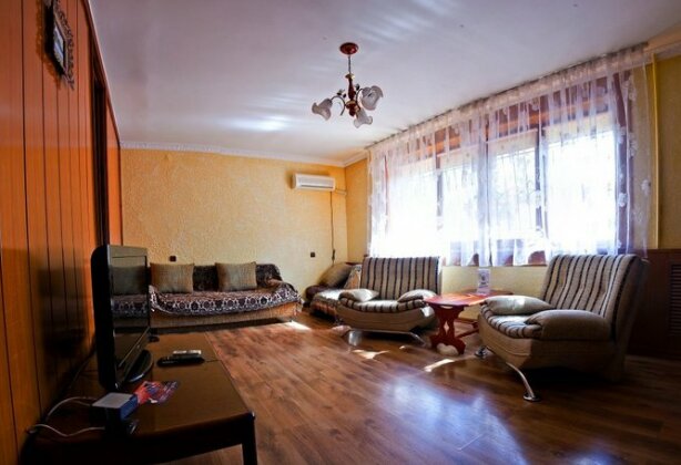 Lessor 202 Apartments - Photo5