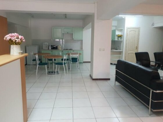 Marika's - Photo3