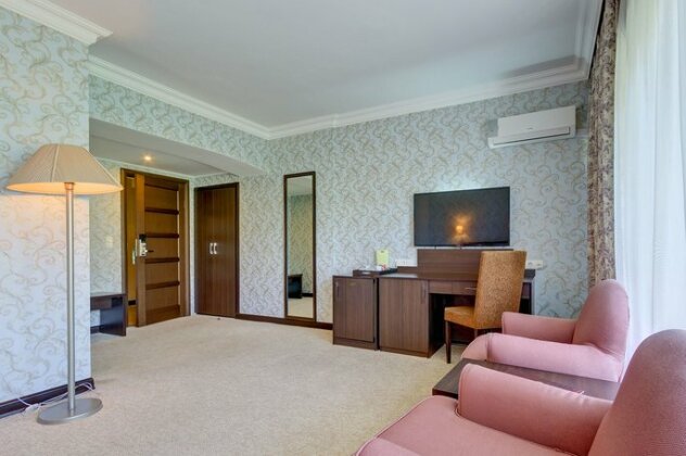 Premier Alatau Hotel - Photo2