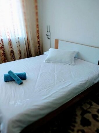 City Center Apartment on Askarova - Photo4